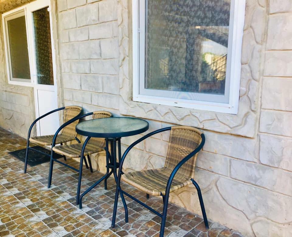 فندق Lastochka ميناء زاليزني المظهر الخارجي الصورة
